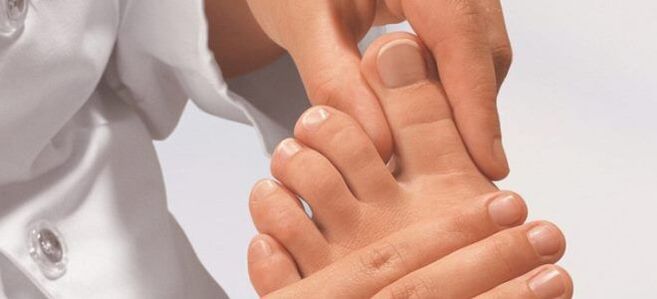 Престанете со инспекција на ноктите